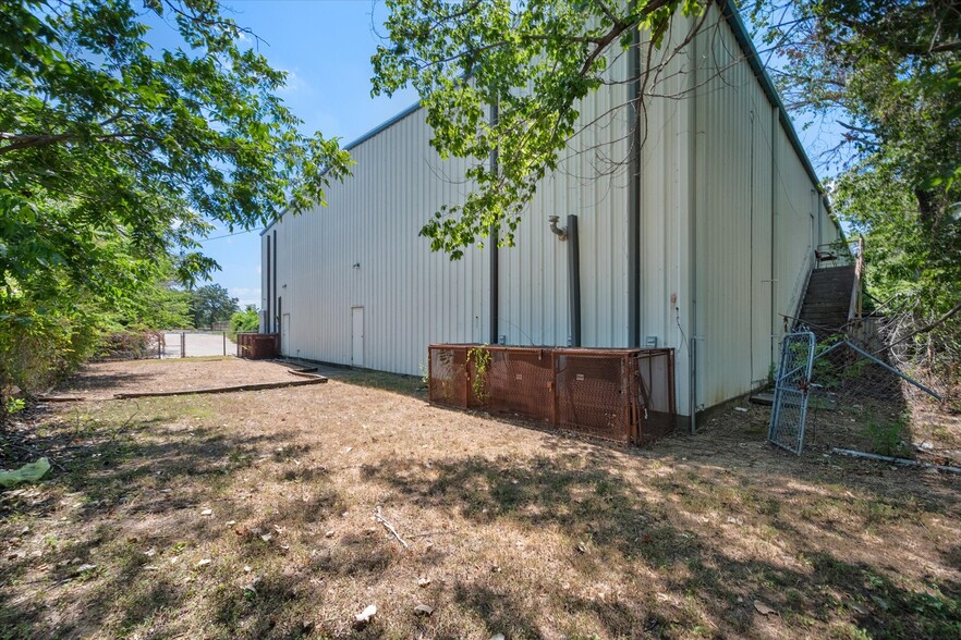 More Photos Of 4109 Mansfield Hwy, Forest Hill Schools For Sale