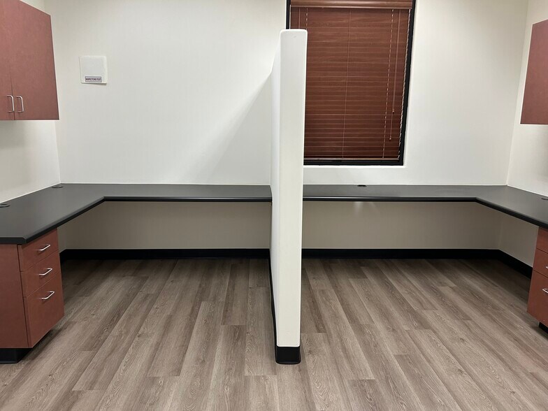 More Photos Of 2173 E Warner Rd, Tempe Medical For Lease