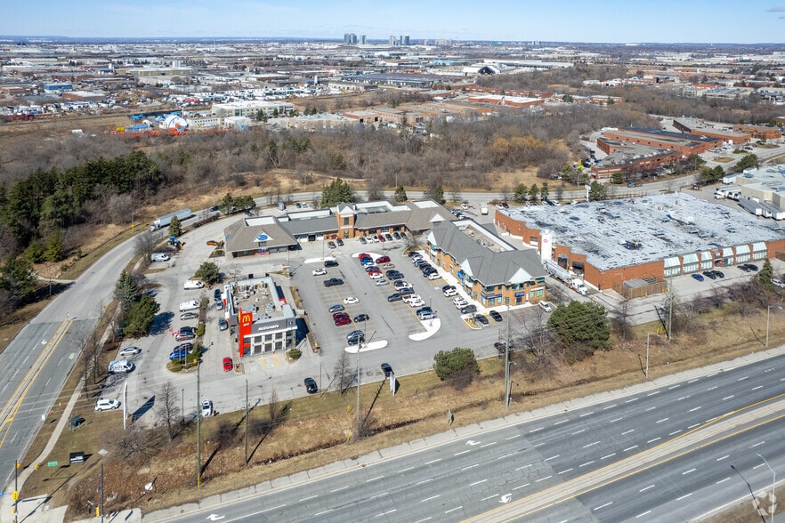 More Photos Of 1470 Centre St, Vaughan General Retail For Sale