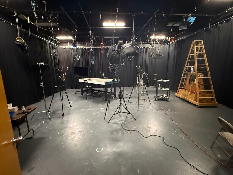 More Photos Of 8625 Indiana Pl, Merrillville Industrial For Lease