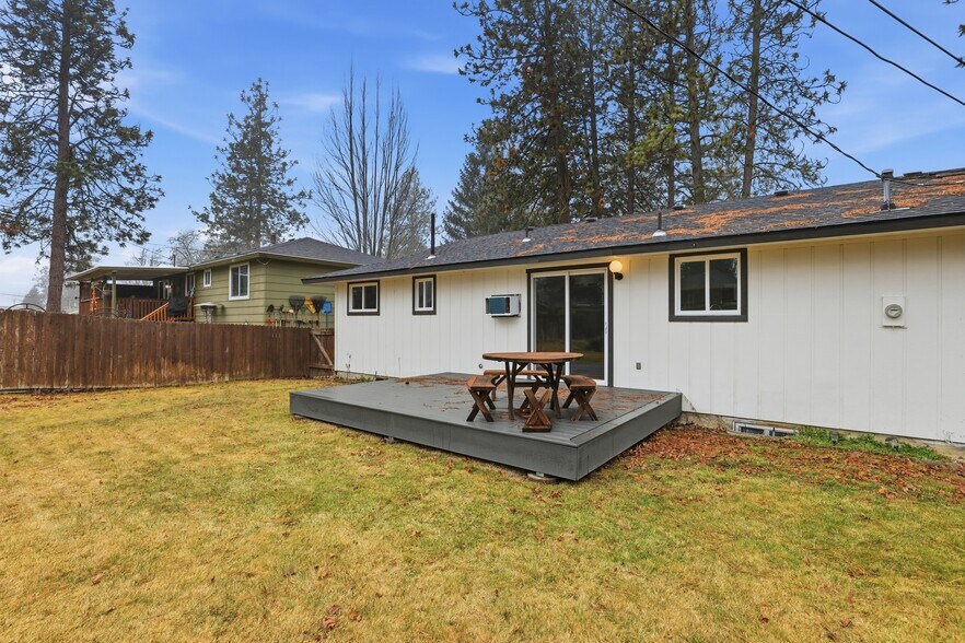 More Photos Of 7018 N Whitehouse St, Spokane Multifamily For Sale