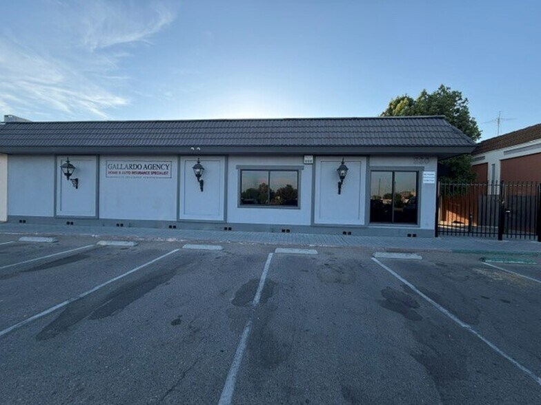 Primary Photo Of 222 N J St, Tulare Office For Lease