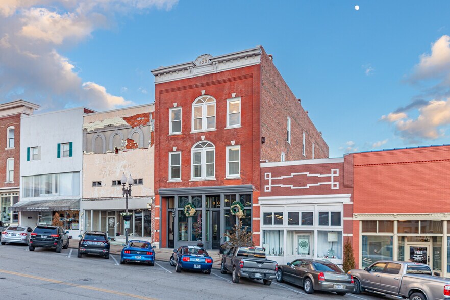 More Photos Of 809 S Main St, Columbia Office For Sale