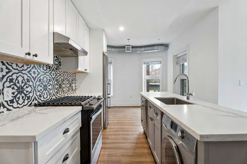 More Photos Of 27 Bold St, Hamilton Apartments For Sale