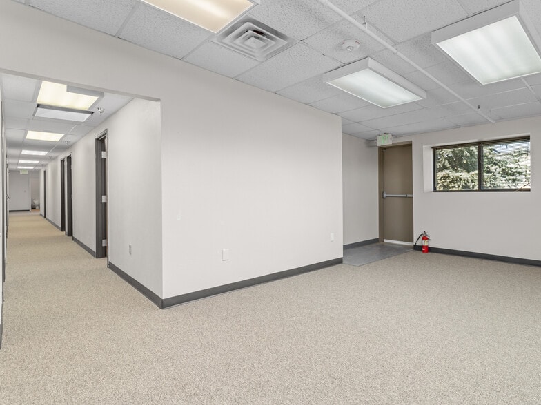 More Photos Of 14320 Longs Peak Ct, Longmont Warehouse For Lease