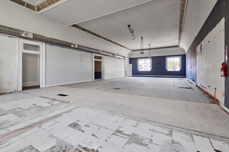 More Photos Of 709-711 S B St, San Mateo Storefront For Sale