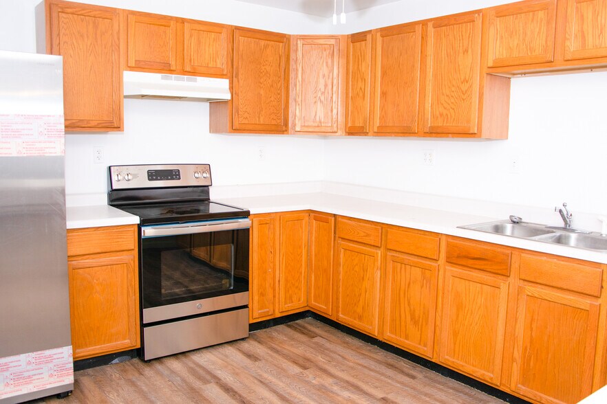 More Photos Of 527 W Murray St, Macomb Apartments For Sale