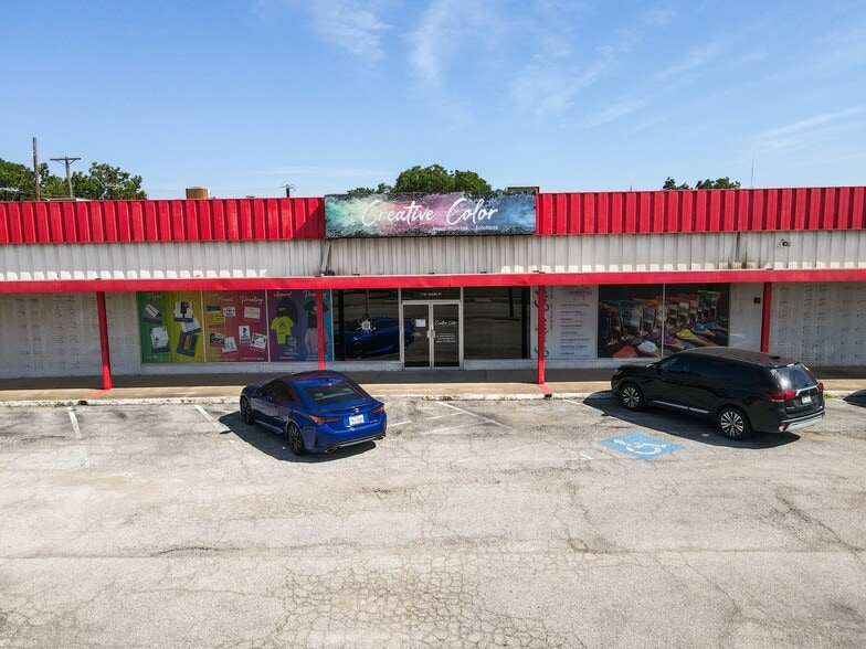 More Photos Of 1101 Main St, Garland Warehouse For Sale