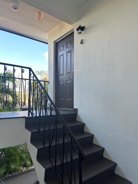 More Photos Of 2379 NE 172nd St, North Miami Beach Apartments For Sale