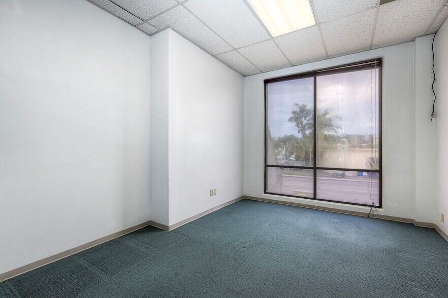 More Photos Of 5959 Mission Gorge Rd, San Diego Office For Sale