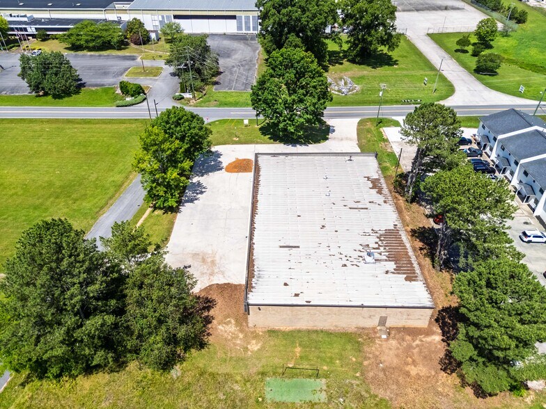 More Photos Of 494 Richardson Rd SE, Calhoun Freestanding For Sale