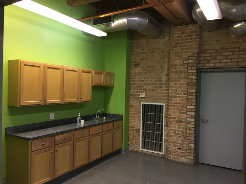 More Photos Of 311 N Aberdeen St, Chicago Loft Creative Space For Lease