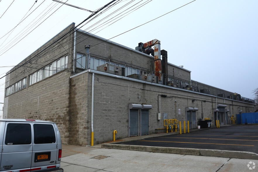 More Photos Of 160-39-160-61 Rockaway Blvd, Jamaica Storefront Retail Office For Lease