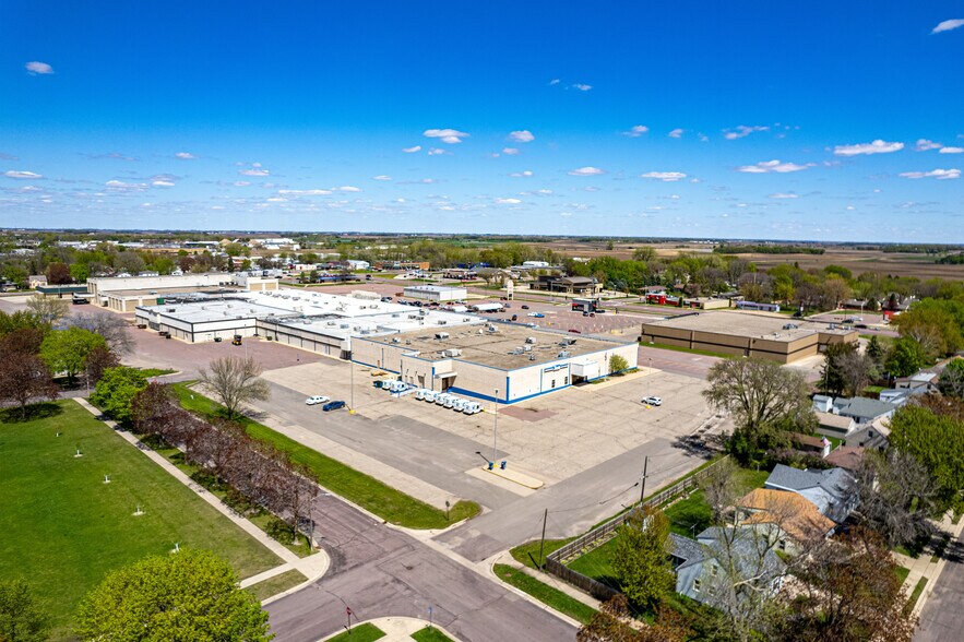 More Photos Of 308 S State St, Fairmont Freestanding For Sale