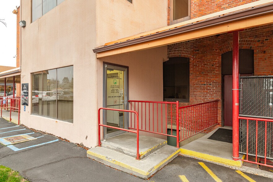 More Photos Of 1717 W Broadway Ave, Spokane Office For Sale
