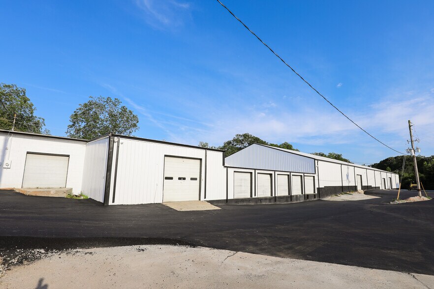 More Photos Of 5 Haynie St, Newnan Warehouse For Lease