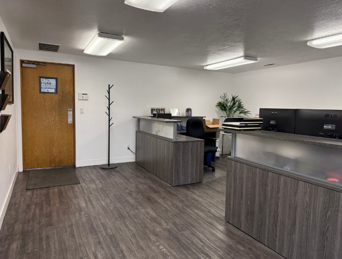 More Photos Of 257-263 W 2950 S, Salt Lk, Salt Lake City Light Manufacturing For Lease
