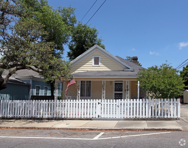 More Photos Of 610 N Spring St, Pensacola Office For Lease