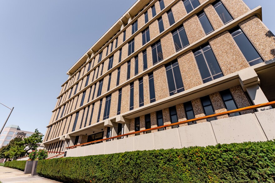 More Photos Of 102 W Pennsylvania Ave, Towson Office For Lease