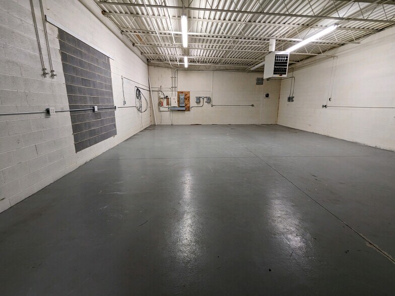 More Photos Of 26700 Renaissance Pky, Warrensville Heights Manufacturing For Lease