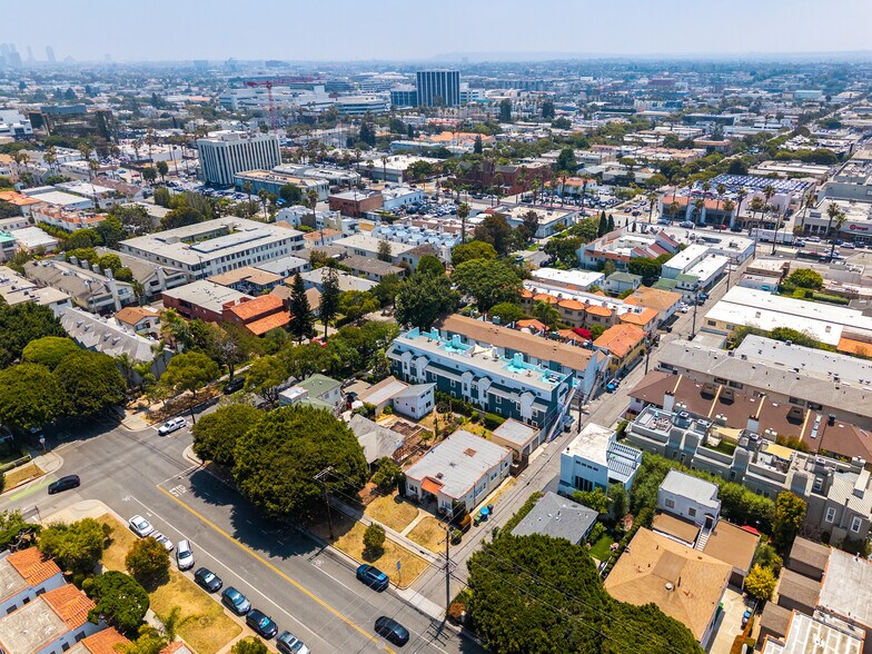 More Photos Of 1620 California Ave, Santa Monica Apartments For Sale