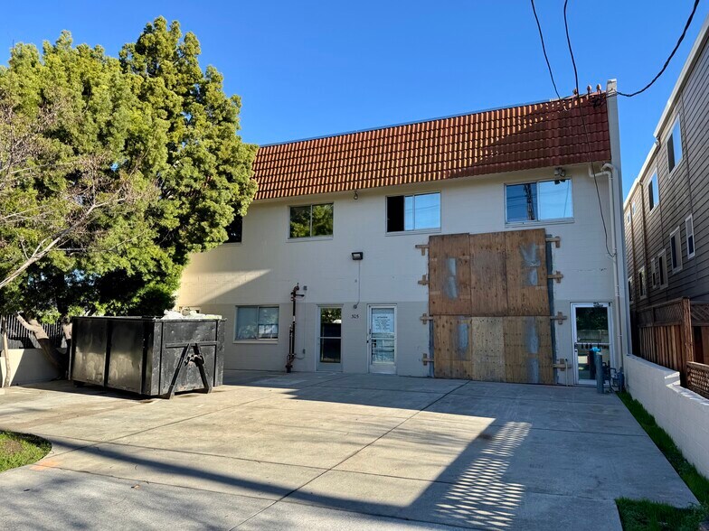 Primary Photo Of 305 Old County Rd, San Carlos Warehouse For Lease