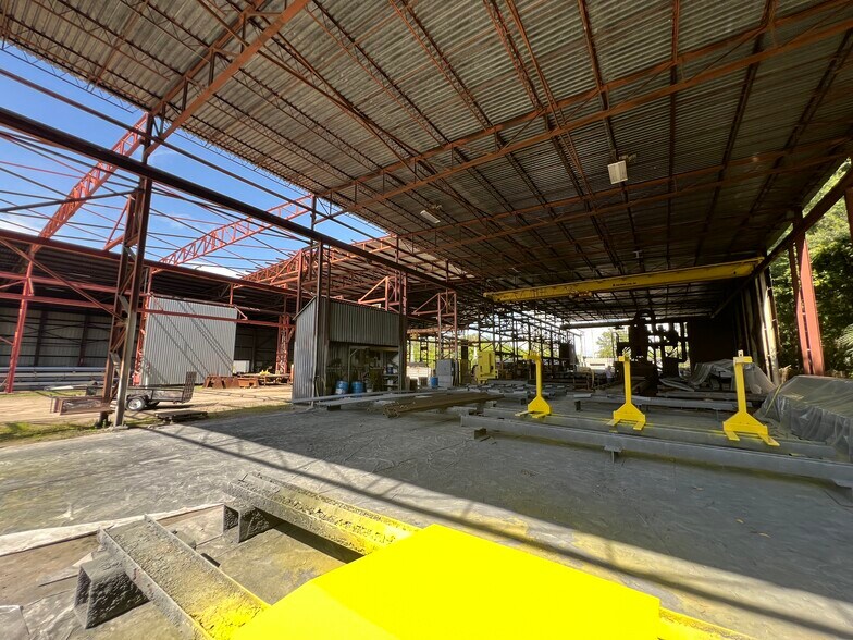 More Photos Of 5101 S 24th Ave, Tampa Manufacturing For Sale