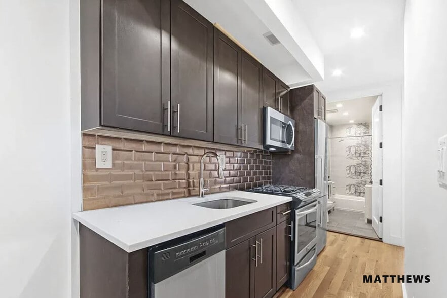 More Photos Of 6147 Woodbine St, Ridgewood Apartments For Sale