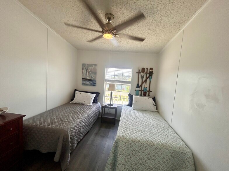 More Photos Of 6501 Boatyard Dr, Hudson Specialty For Sale