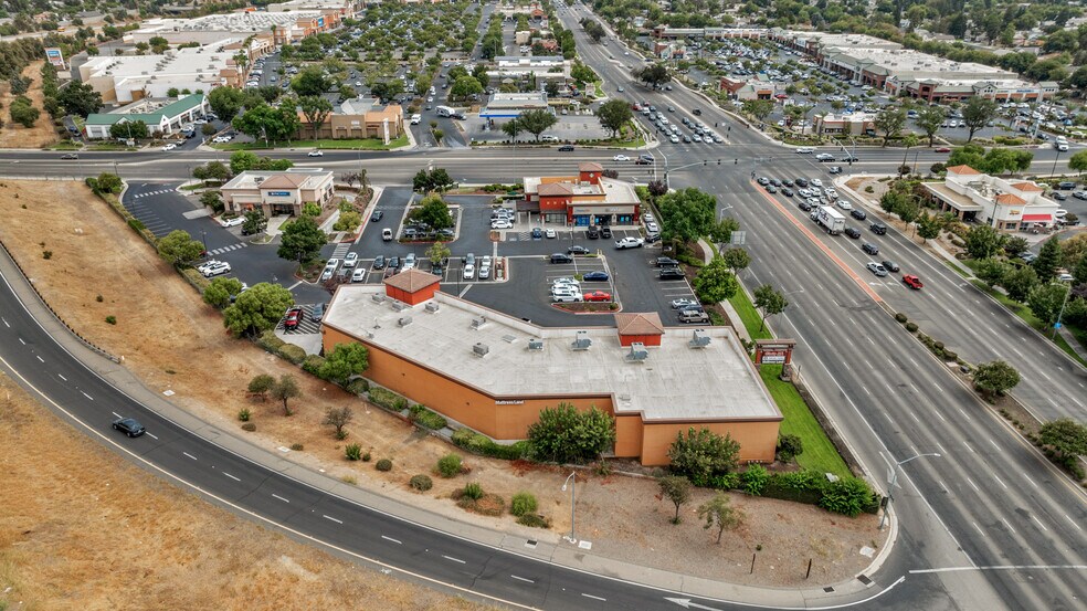 More Photos Of 739-779 Herndon Ave, Clovis Unknown For Sale