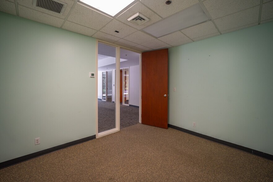 More Photos Of 6000 Park of Commerce Blvd, Boca Raton Distribution For Lease