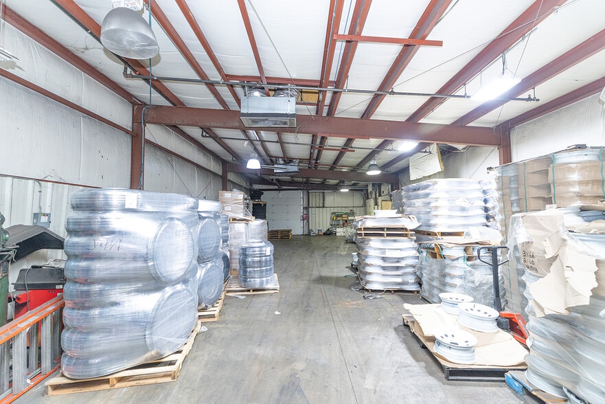 More Photos Of 1655 E 12th St, Mishawaka Manufacturing For Lease