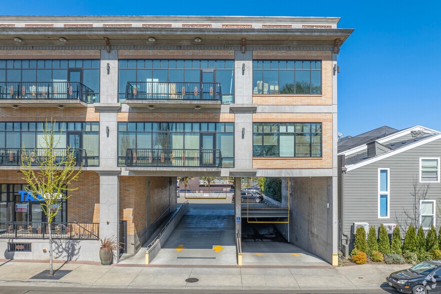 More Photos Of 18840 SW Boones Ferry Rd, Tualatin Office For Lease