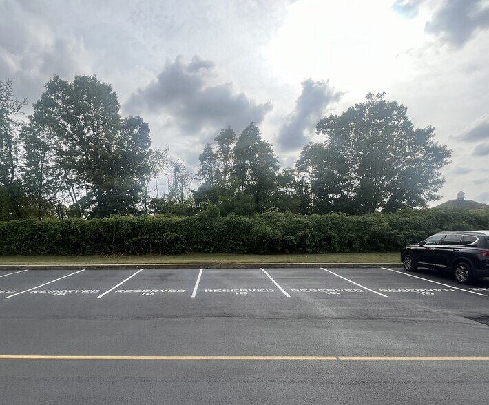 More Photos Of 324 2nd Street Pike, Southampton Light Distribution For Lease