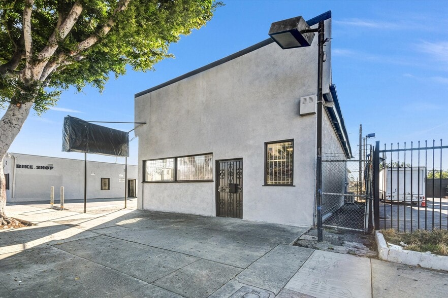 Primary Photo Of 11418 Garvey Ave, El Monte Freestanding For Lease
