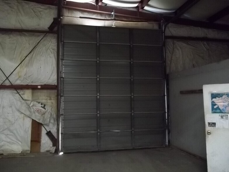 More Photos Of 9151 Liberia Ave, Manassas Warehouse For Lease