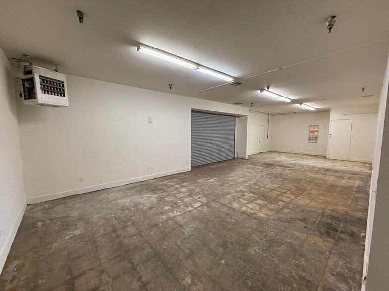 More Photos Of 7435 Deering Ave, Canoga Park Warehouse For Lease