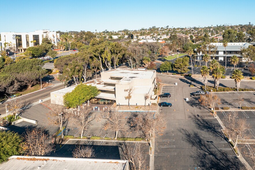 More Photos Of 145 Thunder Dr, Vista Medical For Lease