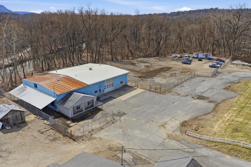 More Photos Of 14 Easthampton Rd, Northampton Warehouse For Lease