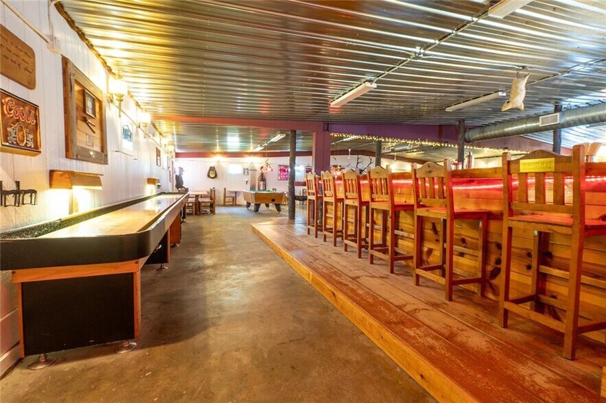 More Photos Of 233 Hwy 75, Sycamore Restaurant For Sale