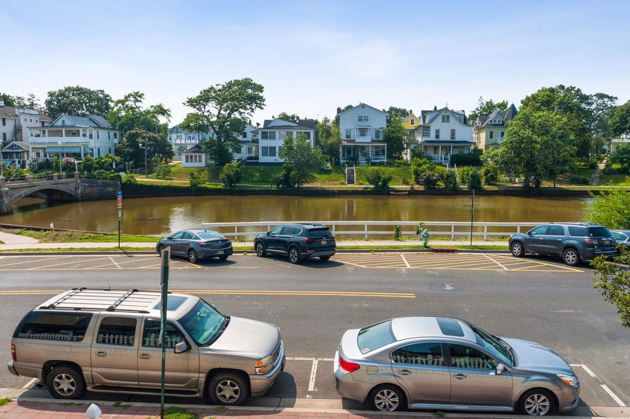 More Photos Of 601 Lake Ave, Asbury Park Office Residential For Lease