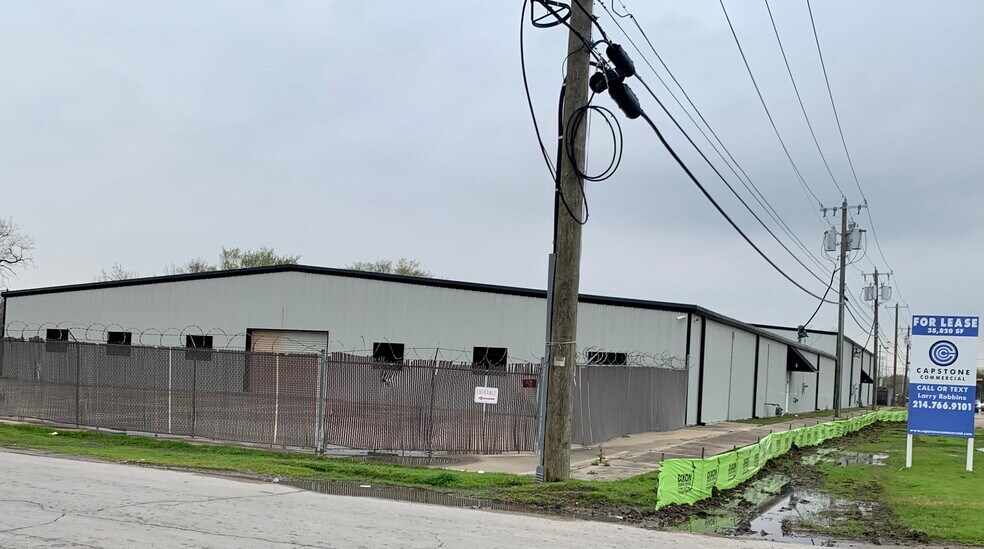 More Photos Of 2703 Chalk Hill Rd, Dallas Warehouse For Sale