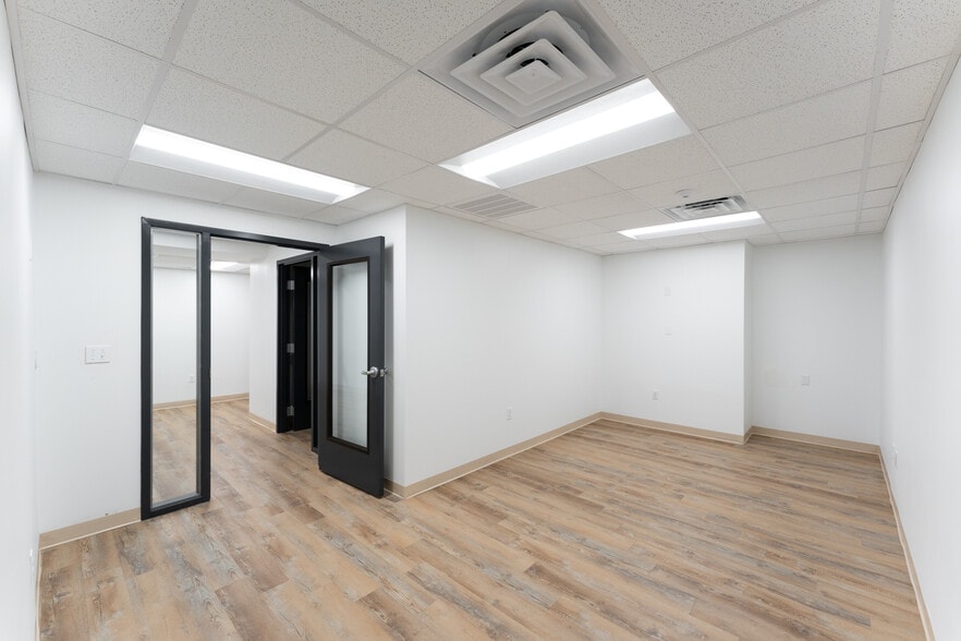 More Photos Of 4031 Upper Creek Dr, Sun City Center Medical For Lease