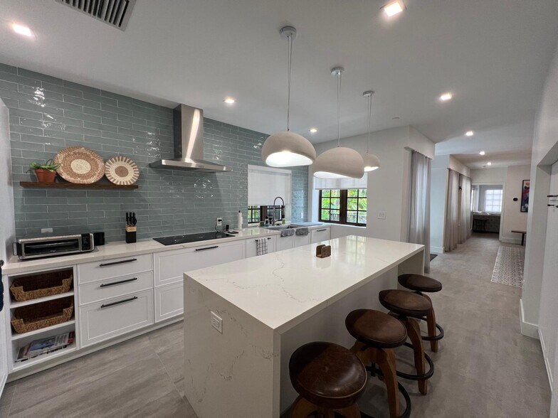 More Photos Of 511 16th St, Miami Beach Hospitality For Sale