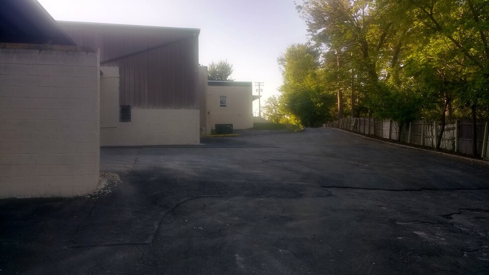 More Photos Of 7 Greenwood Pl, Pikesville Warehouse For Sale