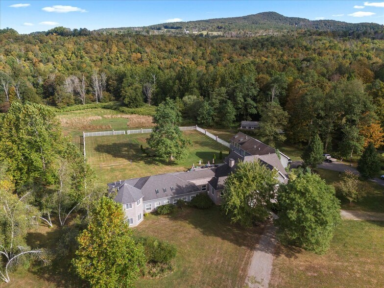 More Photos Of 3533 PA 2012, Union Dale Specialty For Sale