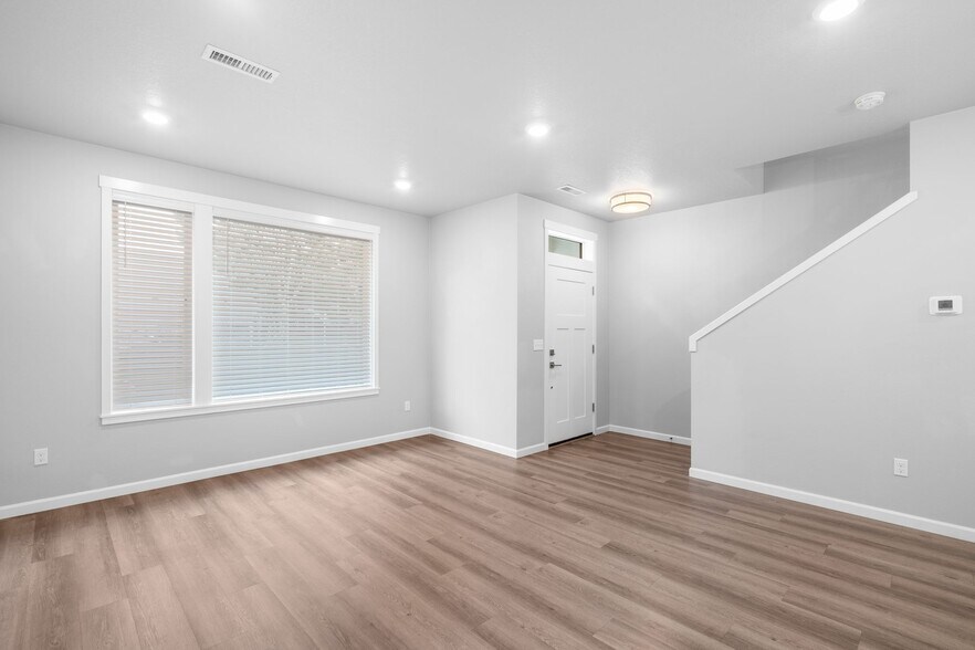 More Photos Of 16306 NE 20th St, Vancouver Multifamily For Sale