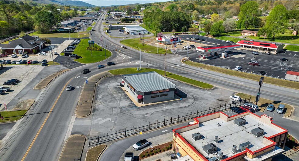 More Photos Of 103 Greenhill Blvd NW, Fort Payne Restaurant For Lease