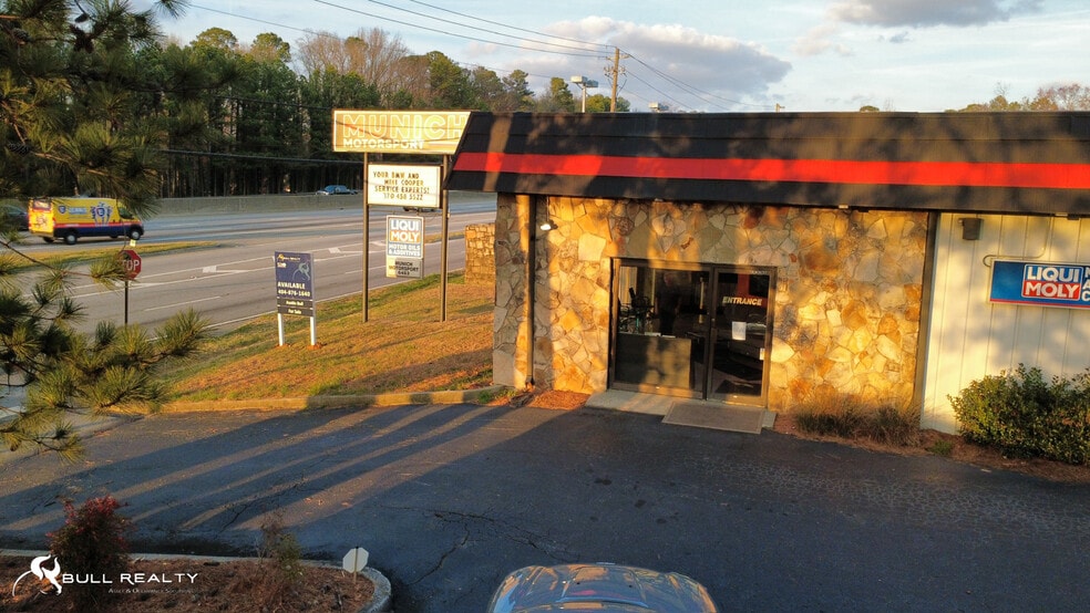 More Photos Of 6483 Peachtree Industrial Blvd, Atlanta General Retail For Sale