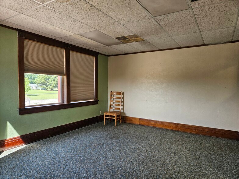 More Photos Of 231 E Railway St, Coleman Loft Creative Space For Lease